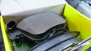 technical-corner-change-brake-pa-e1649073070540